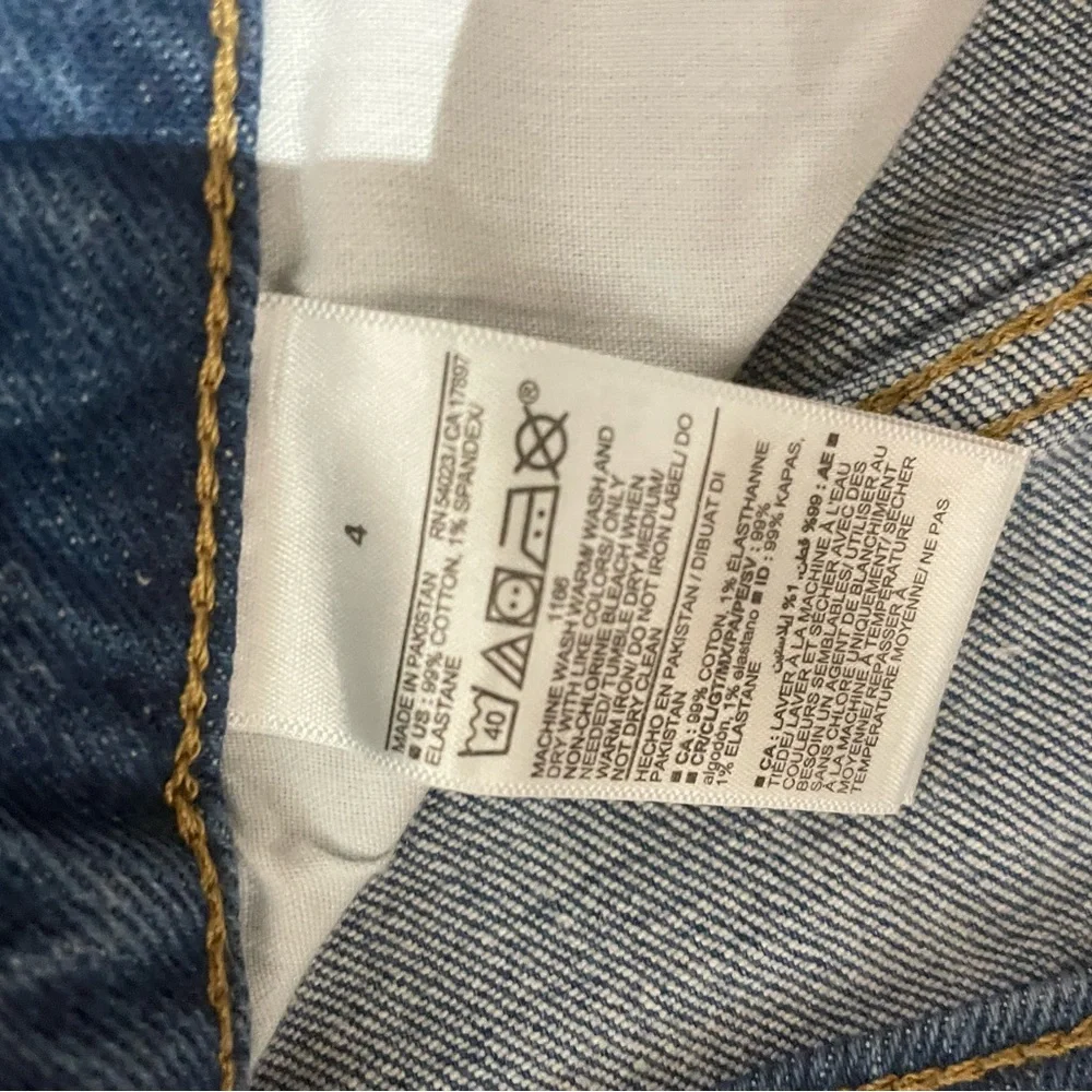 Denim Shorts (4) - Picture 5 of 7